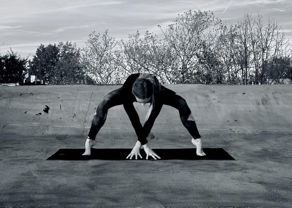 Grand YOGA Master YOGI JaiDev - #LOTUS #SCORPION #POSE ( VARIATION )  #BENEFITS 1. Improve Digestive dystem 2. Makes your Arms & should more  powerful 3. Make spine more flexible . 4.